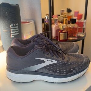 Brooks women’s